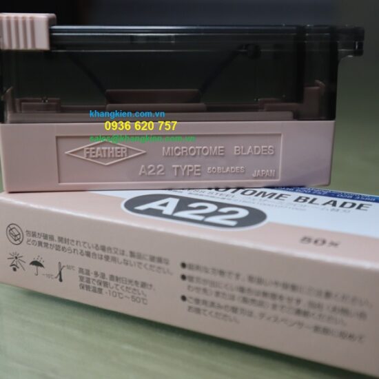 FEATHER A22 MICROTOME BLADE.jpg