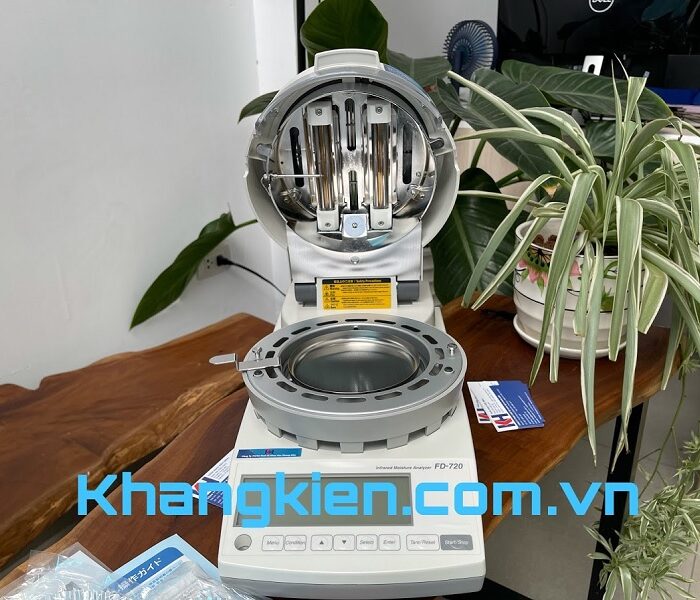 Cân phân tích độ ẩm FD720.jpg