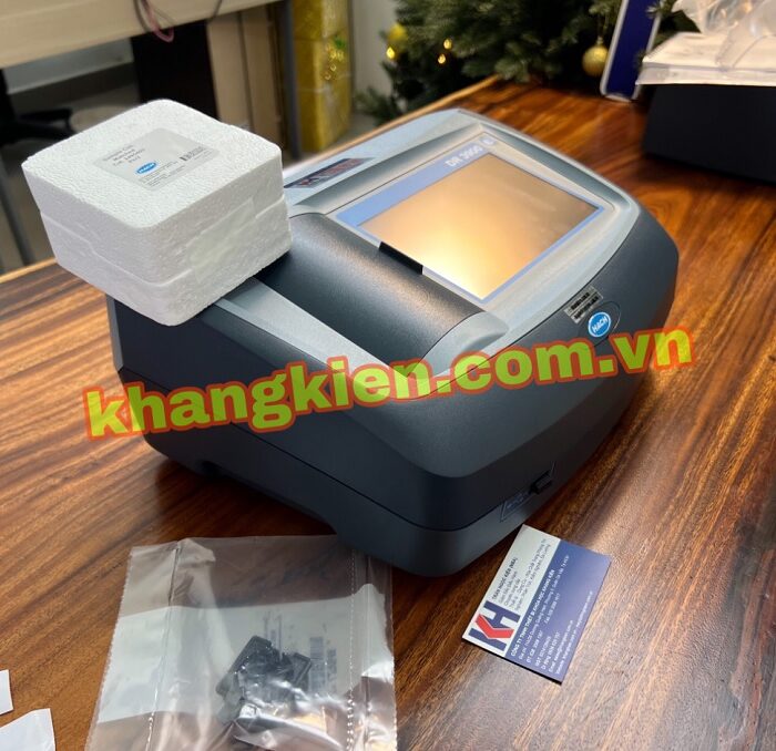 Hach DR 3900 là máy quang phổ chùm tia khả kiến để bàn