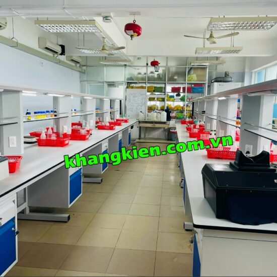 Bàn thí nghiệm cho học sinh sinh viên